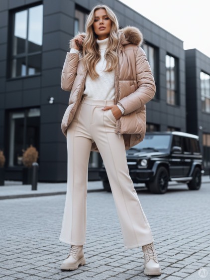Béžová
