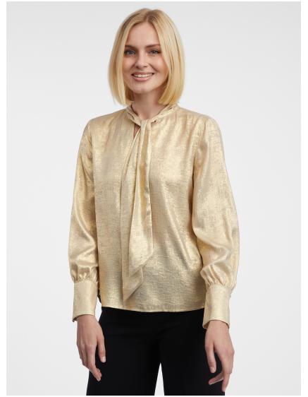 Levně Dámská saténová halenka ve zlaté barvě