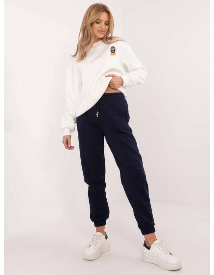 Námořnická modrá