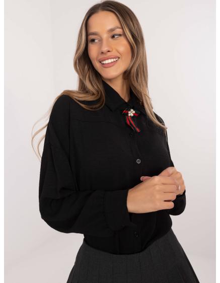 Levně Černá dámská košile oversize s broží