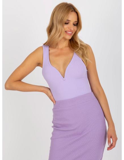 Levně Světle fialové pruhované body basic s výstřihem do V
