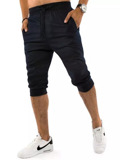 Námořnická modrá