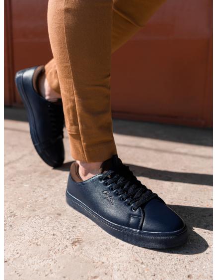 Námořnická modrá